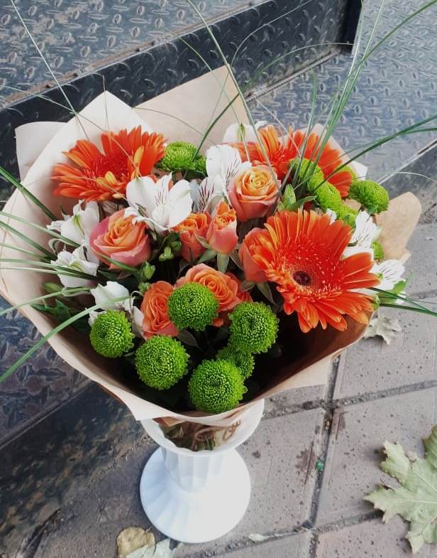 Букет цветов из: Герберы, Хризантемы, Альстромерии и Розы в Мотыгино