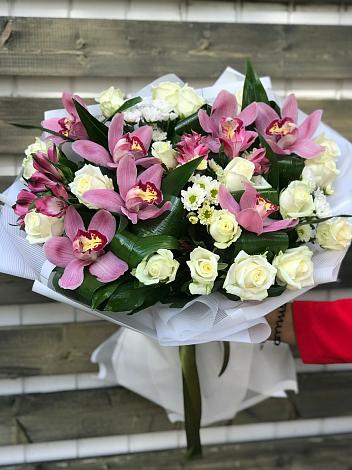 Букет цветов из: Розы и Хризантемы в Мотыгино