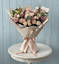 Букет цветов из:  Розы и Лизиантусы в Мотыгино