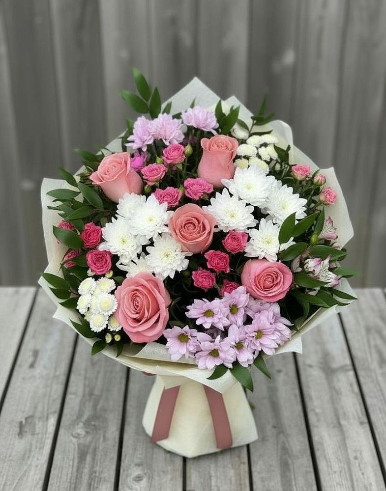Букет цветов из: Альстромерии, Гвоздики, Розы и Хризантемы в Мотыгино
