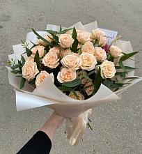 Букет Кремовые розы Латте в Мотыгино