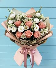 Букет цветов из:  Розы, Альстромерии и Лизиантусы в Мотыгино