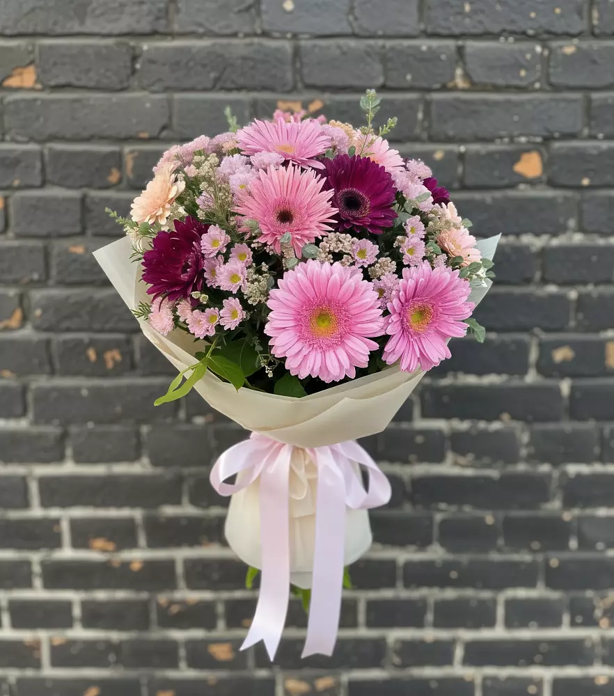 Букет цветов из: Герберы и Хризантемы в Мотыгино