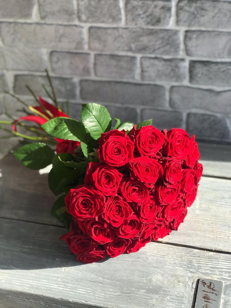 Букет Красные розы Фридом в Мотыгино