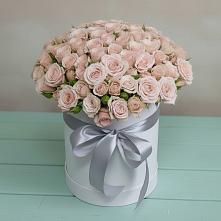 Цветочная композиция из Розы в шляпной коробке в Мотыгино