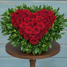 Цветочная композиция из Розы в виде сердца в Мотыгино