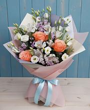 Букет цветов из:  Лизиантусы, Розы, Альстромерии и Гипсофила #REPLACE_PRED# Мотыгино