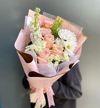 Букет цветов из:  Хризантемы и Розы в Мотыгино