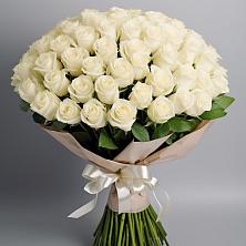 Букет 101 беля роза Белоснежка в Мотыгино