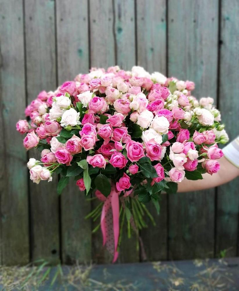 Букет Розовые кустовые розы Натали и Лав Лидия в Мотыгино