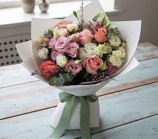 Букет цветов из:  Розы, Лизиантусы и Гвоздики в Мотыгино