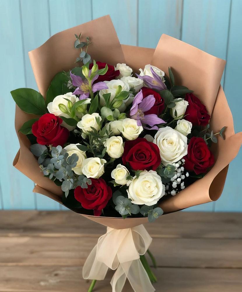 Букет цветов из: Розы и Альстромерии в Мотыгино