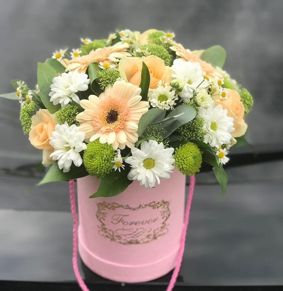 Цветочная композиция из Розы, Герберы и Хризантемы в шляпной коробке в Мотыгино