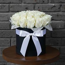 Цветочная композиция из Розы в шляпной коробке #REPLACE_PRED# Мотыгино